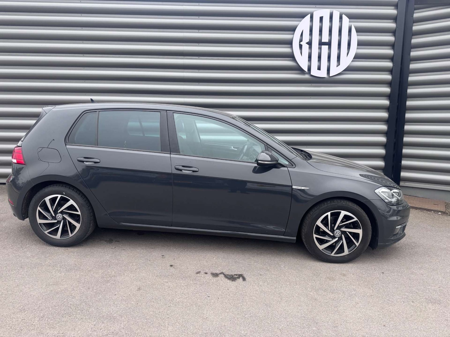 Used Volkswagen Golf 2019 for sale - 77778156: Photo 2