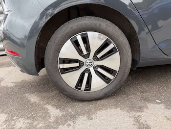 Used Volkswagen Golf 2019 for sale - 78800913: Photo
