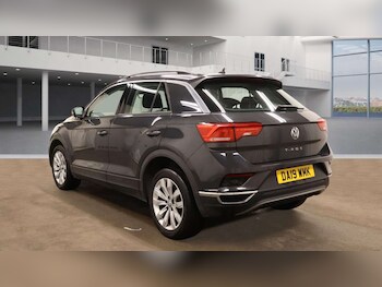 Used Volkswagen T-Roc 2019 for sale - 77736114: Photo