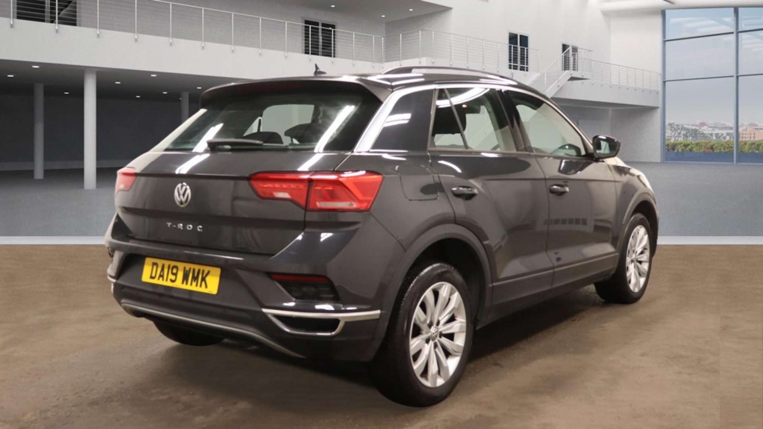 Used Volkswagen T-Roc 2019 for sale - 77736114: Photo 4