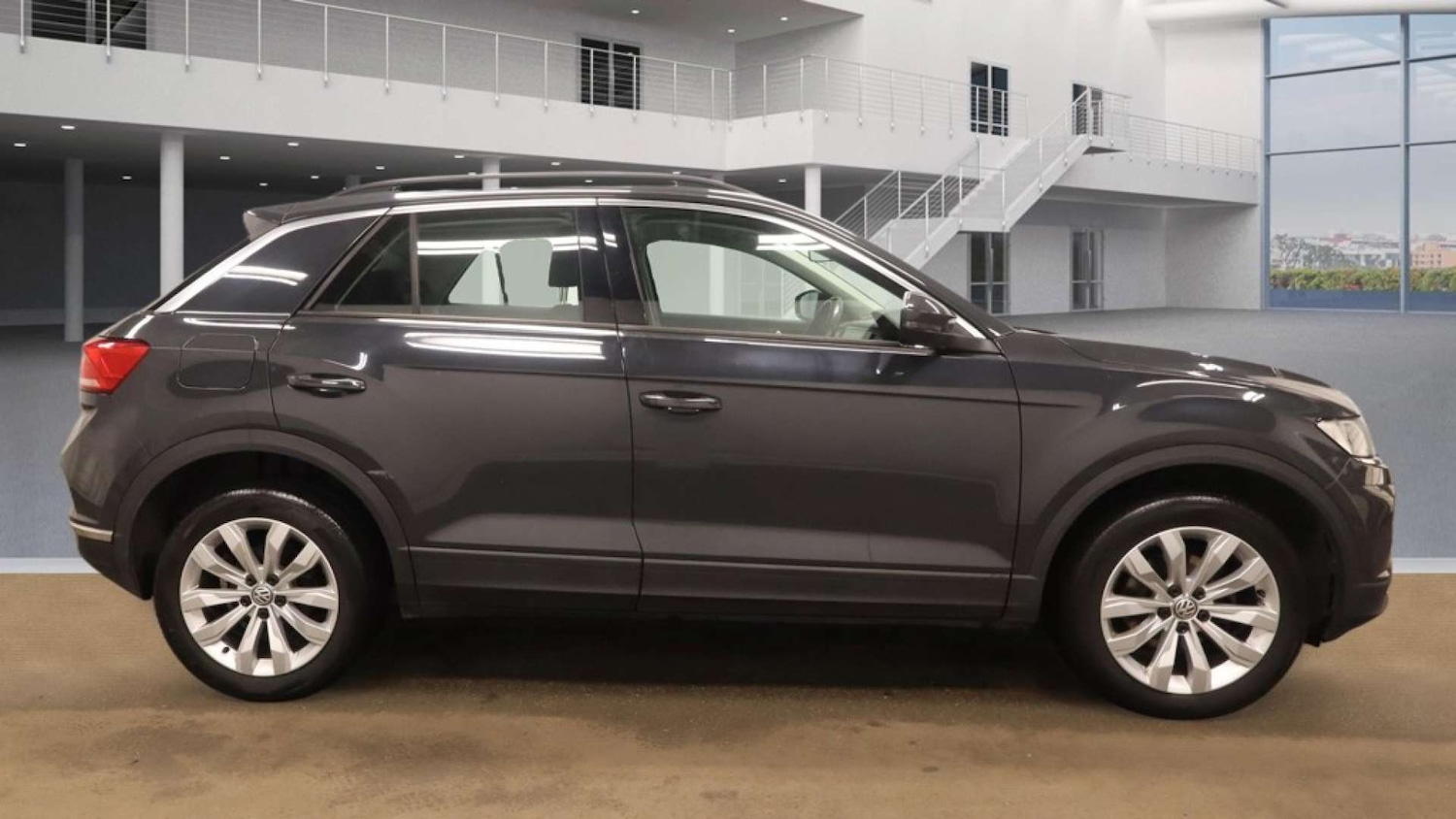 Used Volkswagen T-Roc 2019 for sale - 77736114: Photo 5