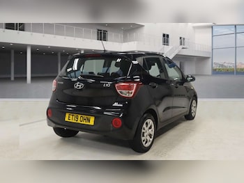 Used Hyundai i10 2019 for sale - 77523279: Photo