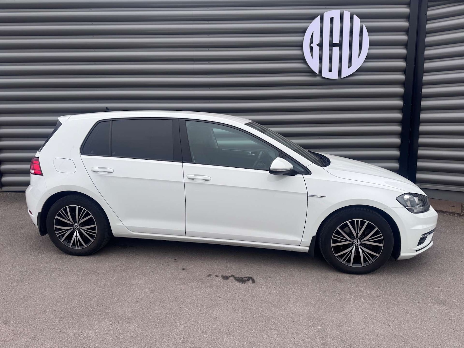 Used Volkswagen Golf 2018 for sale - 77778151: Photo 2