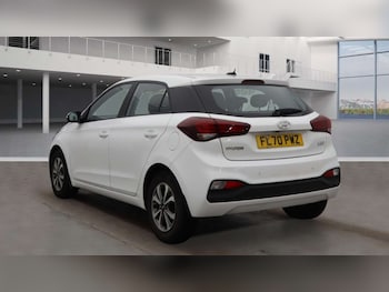 Used Hyundai i20 2020 for sale - 76107544: Photo 3