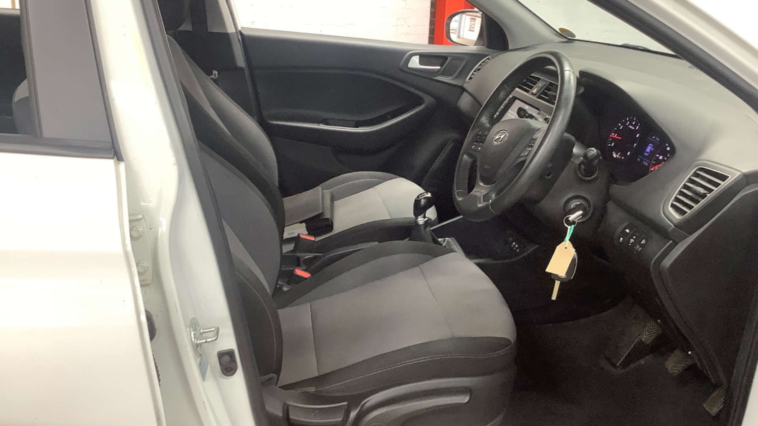 Used Hyundai i20 2020 for sale - 76107544: Photo 7
