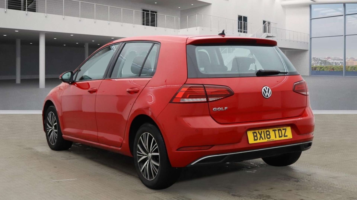 Used Volkswagen Golf 2018 for sale - 77262799: Photo 3
