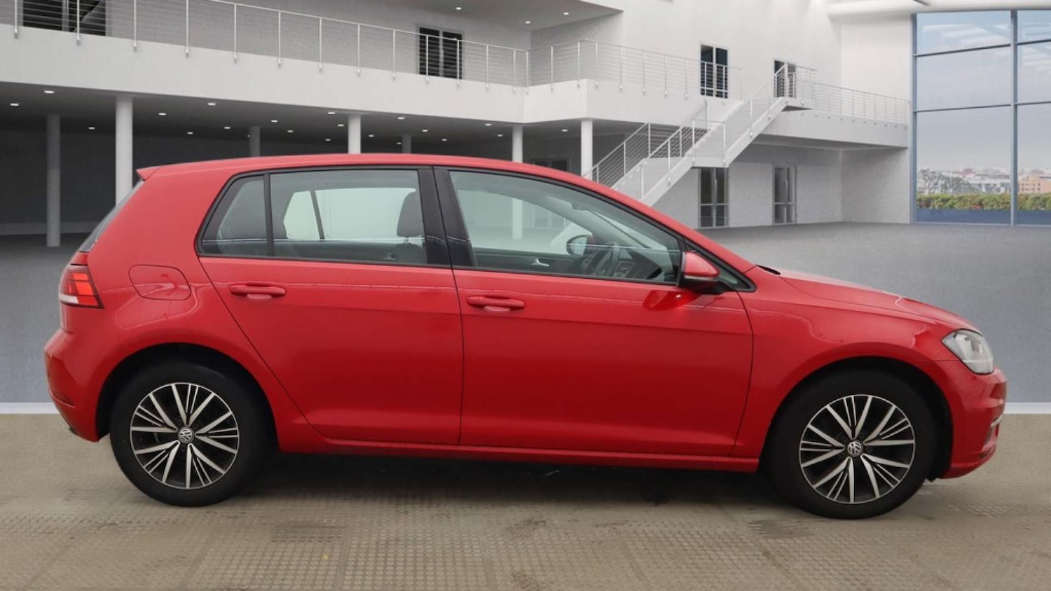 Used Volkswagen Golf 2018 for sale - 77262799: Photo 5