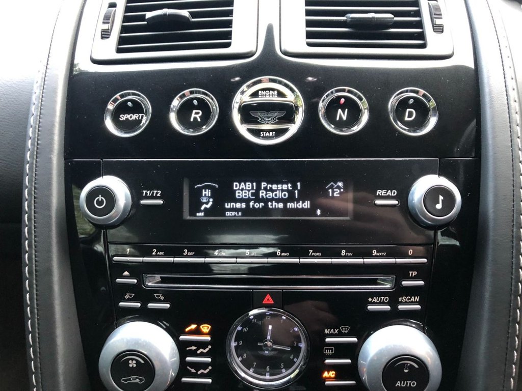 Used Aston Martin Vantage 2014 for sale - 76660129: Photo 31