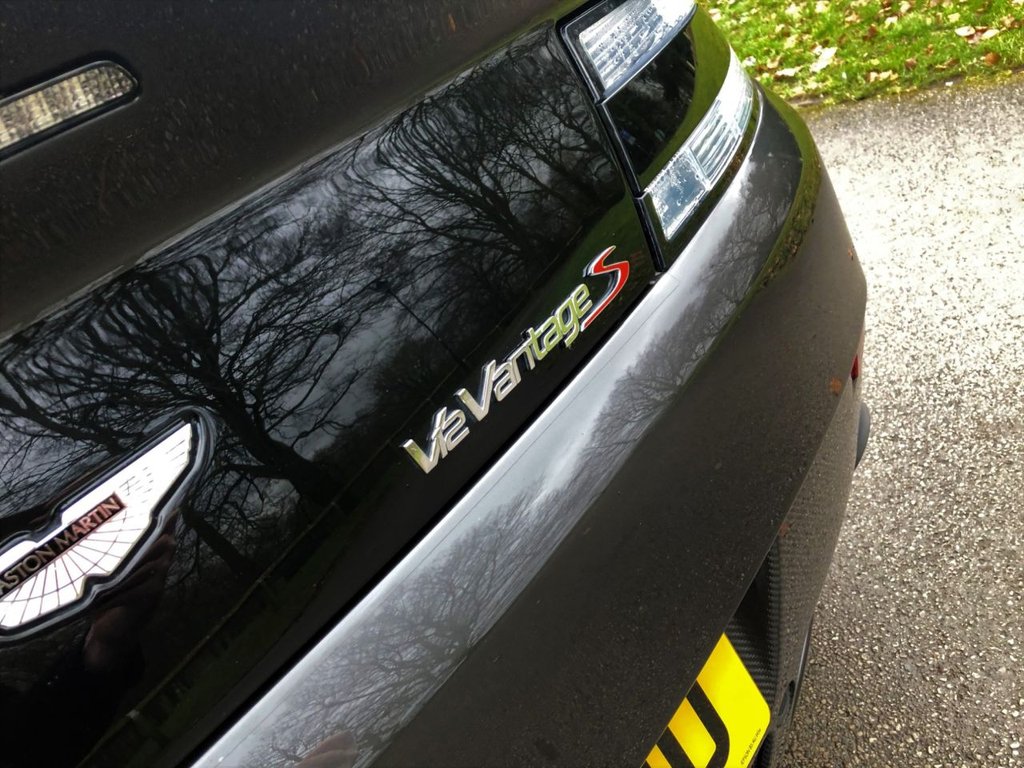Used Aston Martin Vantage 2014 for sale - 76660129: Photo 9
