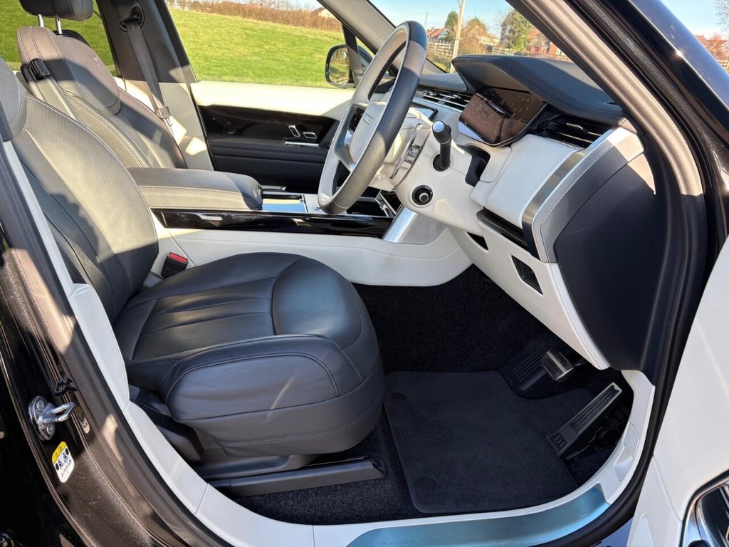 Used Land Rover Range Rover 2025 for sale - 76665498: Photo 11