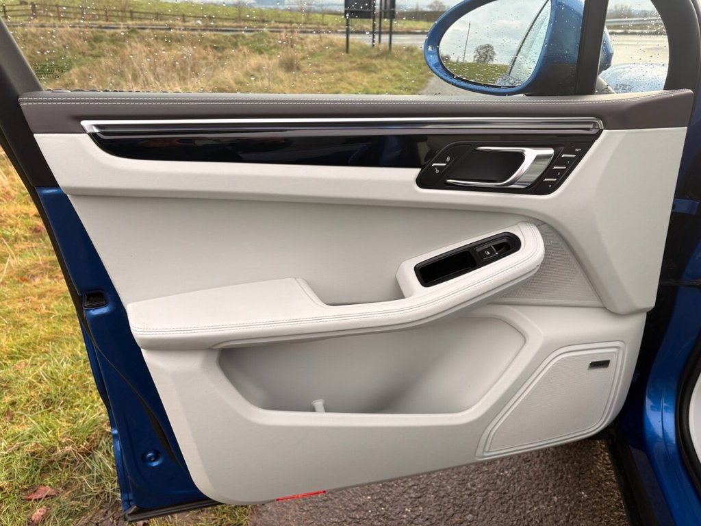 Used Porsche Macan 2015 for sale - 77249830: Photo 22