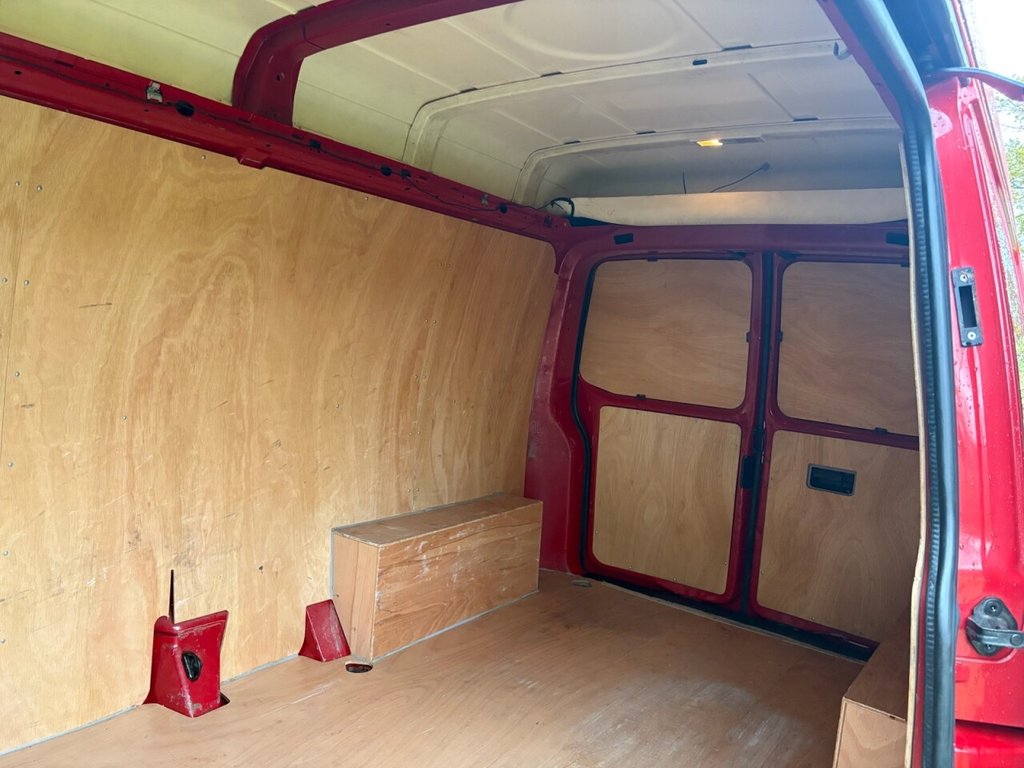 Used Volkswagen Transporter 2018 for sale - 77027064: Photo 24