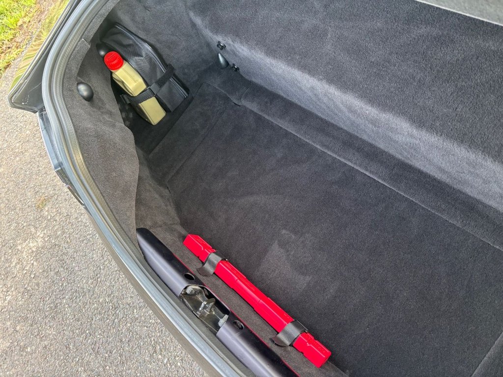 Used Aston Martin Vantage 2014 for sale - 77037811: Photo 30