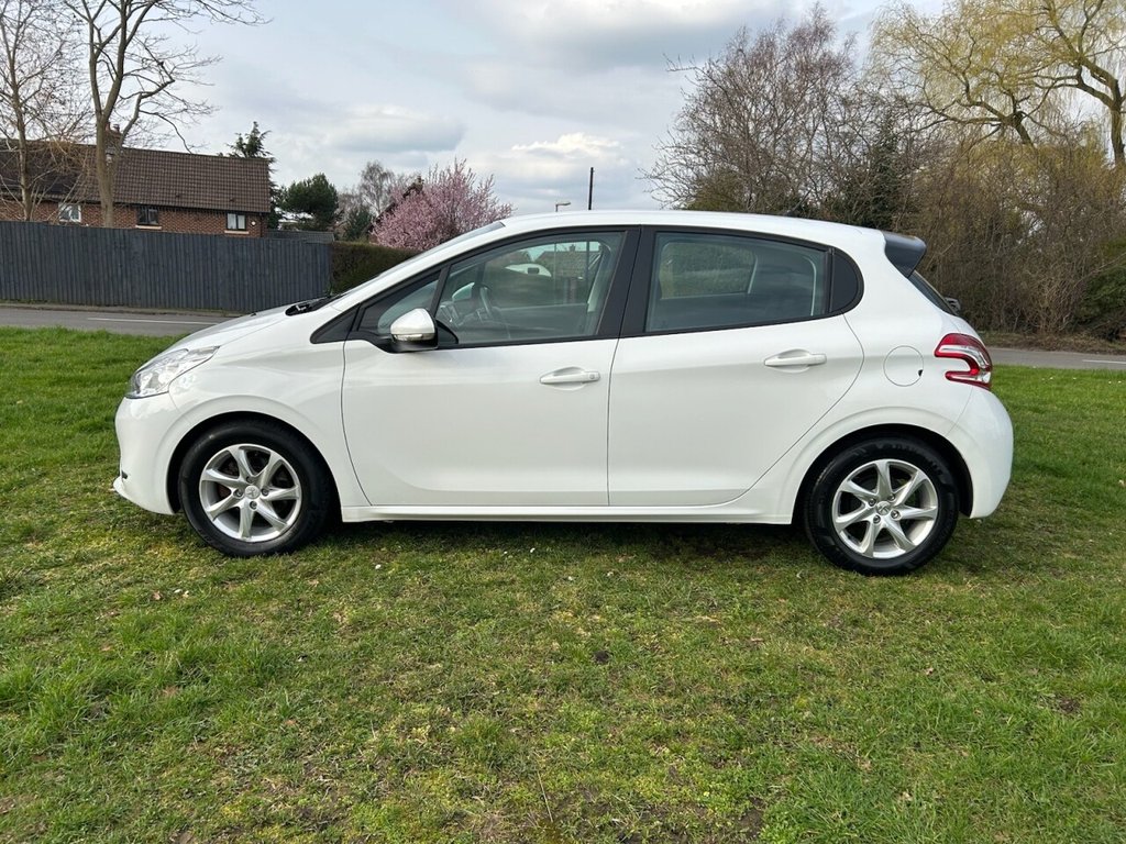 Used Peugeot 208 2012 for sale - 77765224: Photo 10