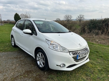 Used Peugeot 208 2012 for sale - 77765224: Photo