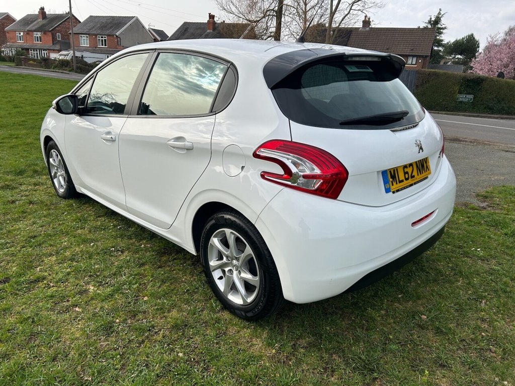 Used Peugeot 208 2012 for sale - 77765224: Photo 5