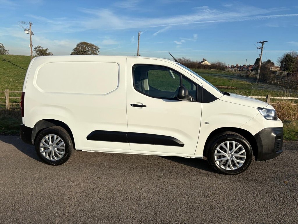 Used Citroen Berlingo 2021 for sale - 76660140: Photo 2