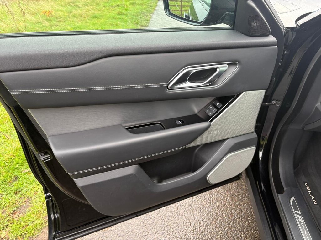 Used Land Rover Range Rover Velar 2019 for sale - 76665465: Photo 32