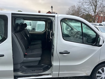 Used Vauxhall Vivaro 2018 for sale - 77056280: Photo