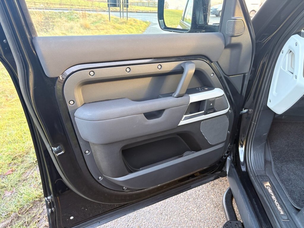 Used Land Rover Defender 2022 for sale - 77056314: Photo 14