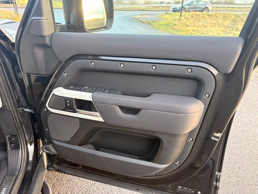 Used Land Rover Defender 2022 for sale - 77056314: Photo 25