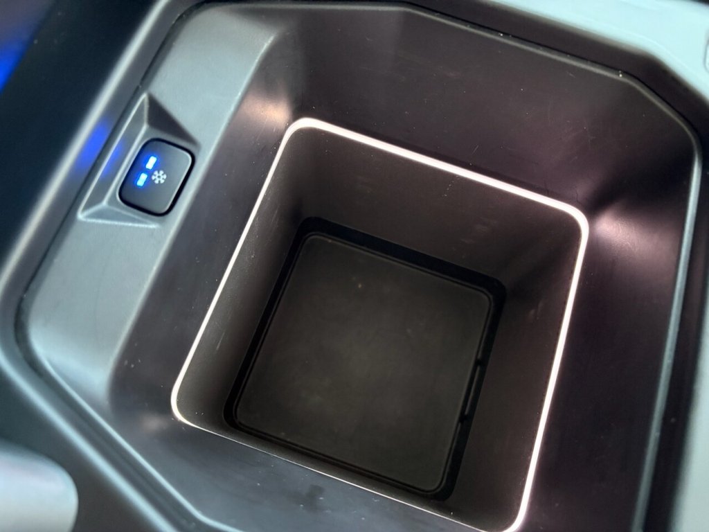 Used Land Rover Defender 2022 for sale - 77056314: Photo 32