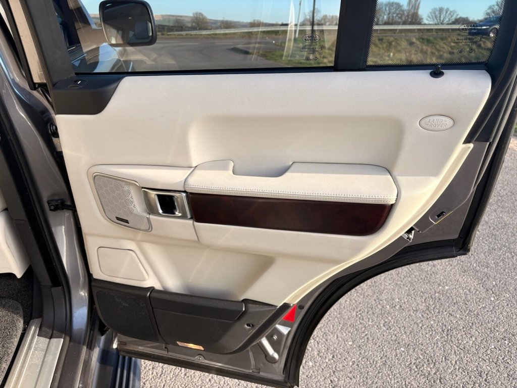 Used Land Rover Range Rover 2011 for sale - 77966710: Photo 16