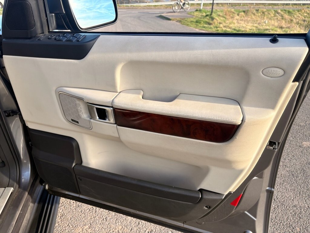 Used Land Rover Range Rover 2011 for sale - 77966710: Photo 32