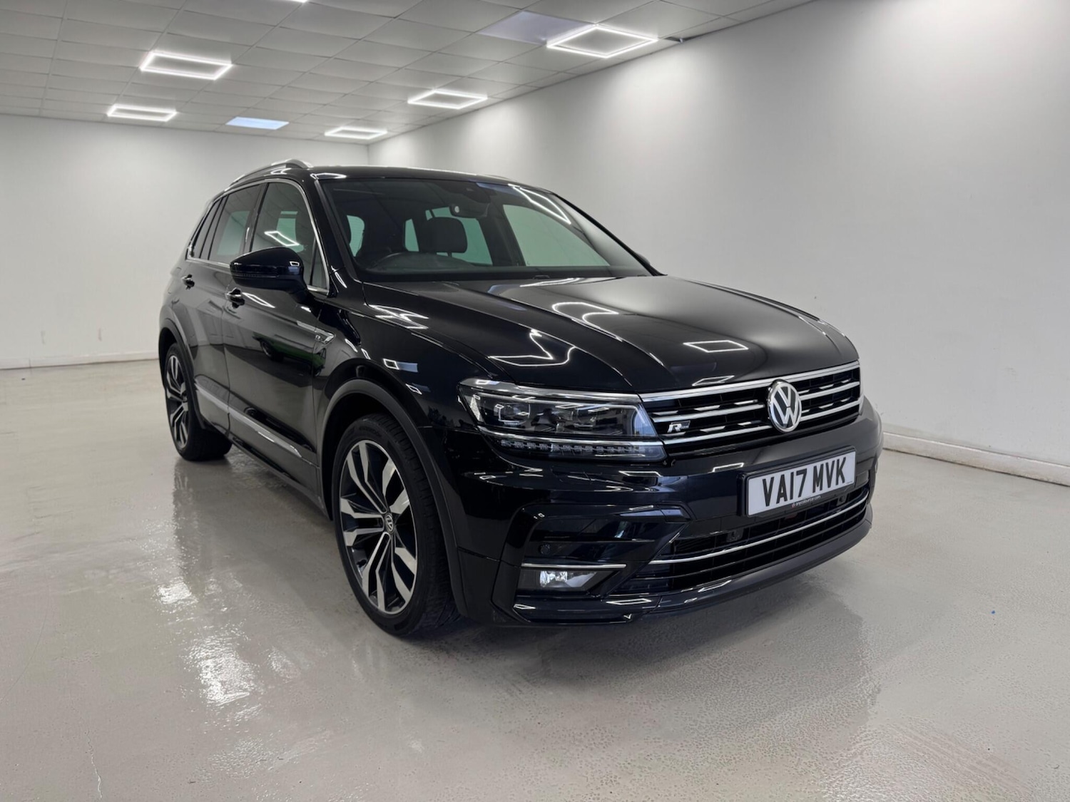Used Volkswagen Tiguan 2017 for sale - 76803533: Photo 1