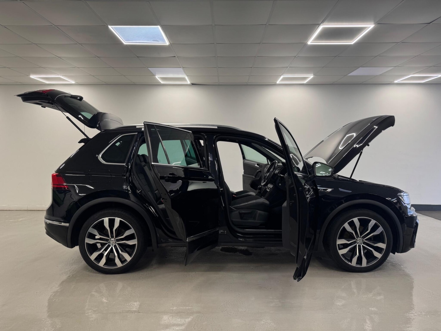 Used Volkswagen Tiguan 2017 for sale - 76803533: Photo 12