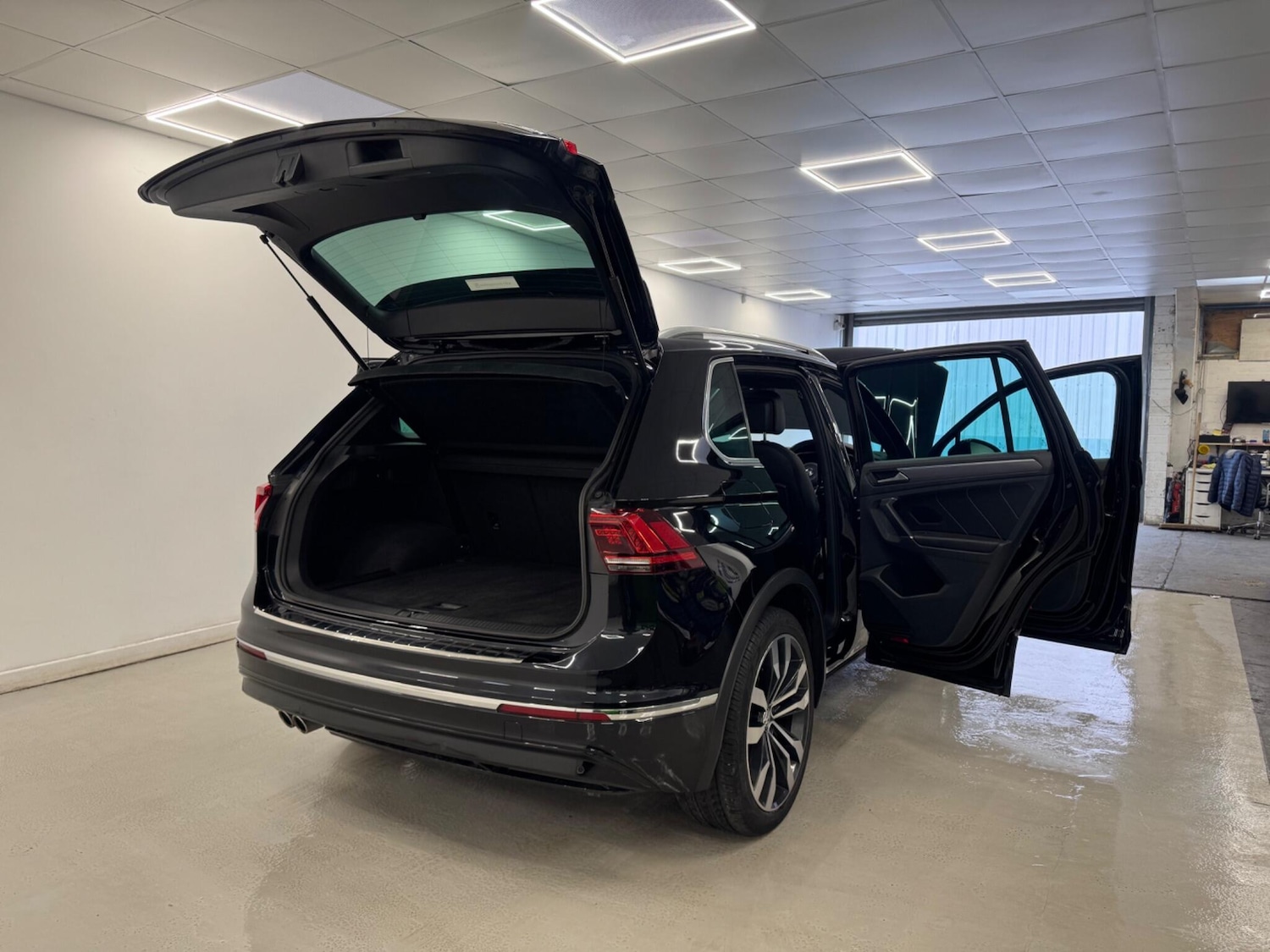 Used Volkswagen Tiguan 2017 for sale - 76803533: Photo 13