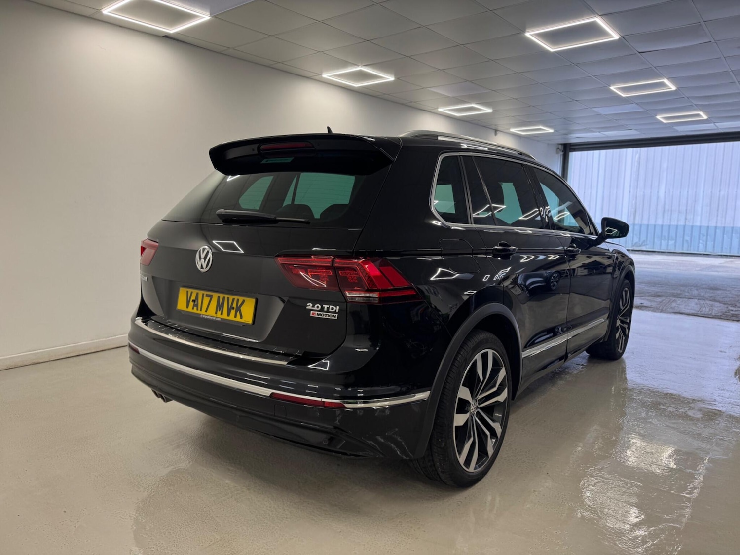 Used Volkswagen Tiguan 2017 for sale - 76803533: Photo 3