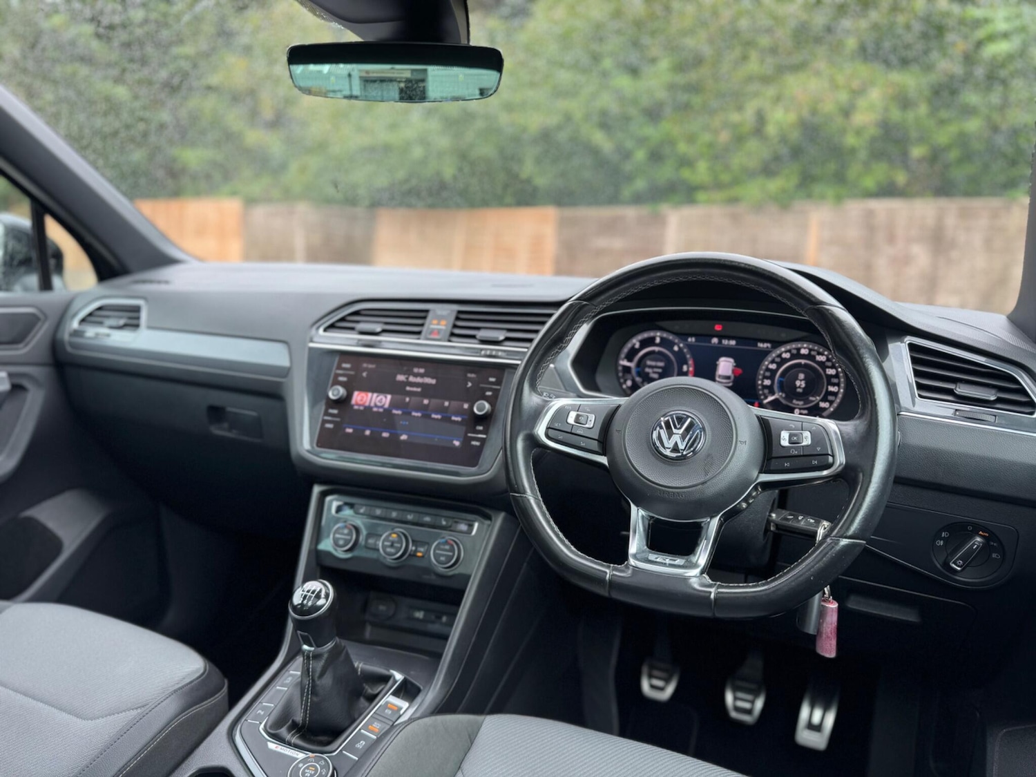 Used Volkswagen Tiguan 2017 for sale - 76803533: Photo 4