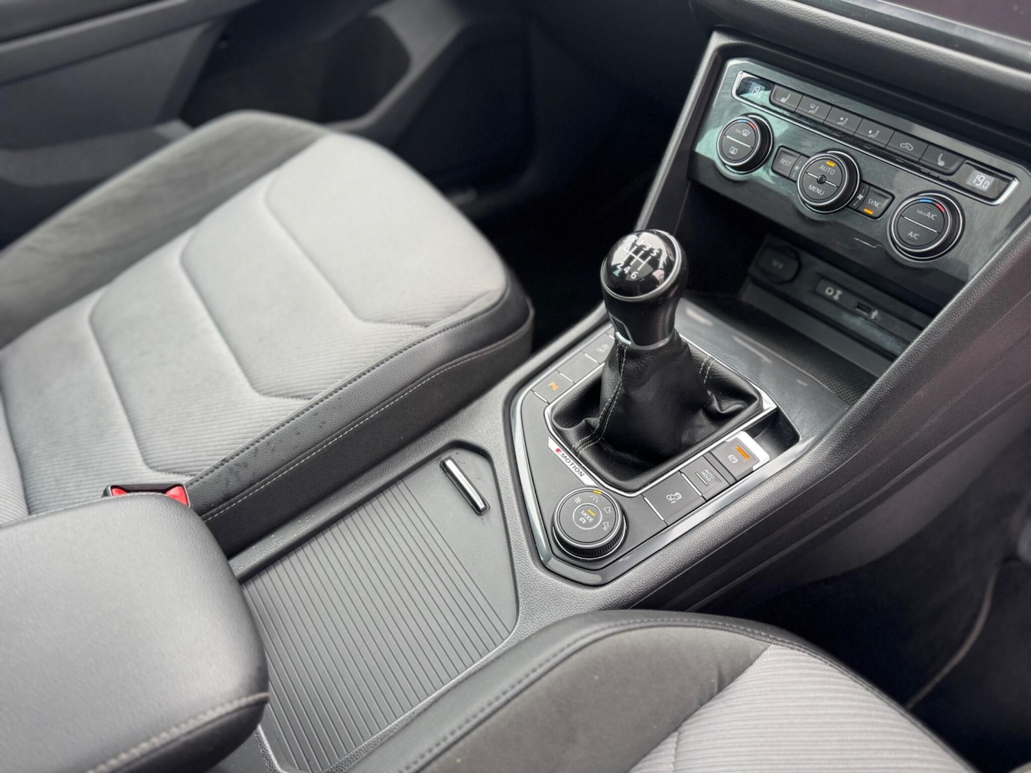 Used Volkswagen Tiguan 2017 for sale - 76803533: Photo 42