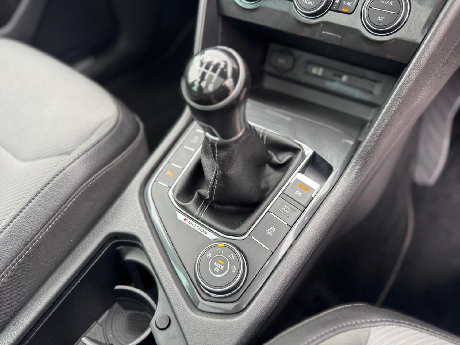 Used Volkswagen Tiguan 2017 for sale - 76803533: Photo 43