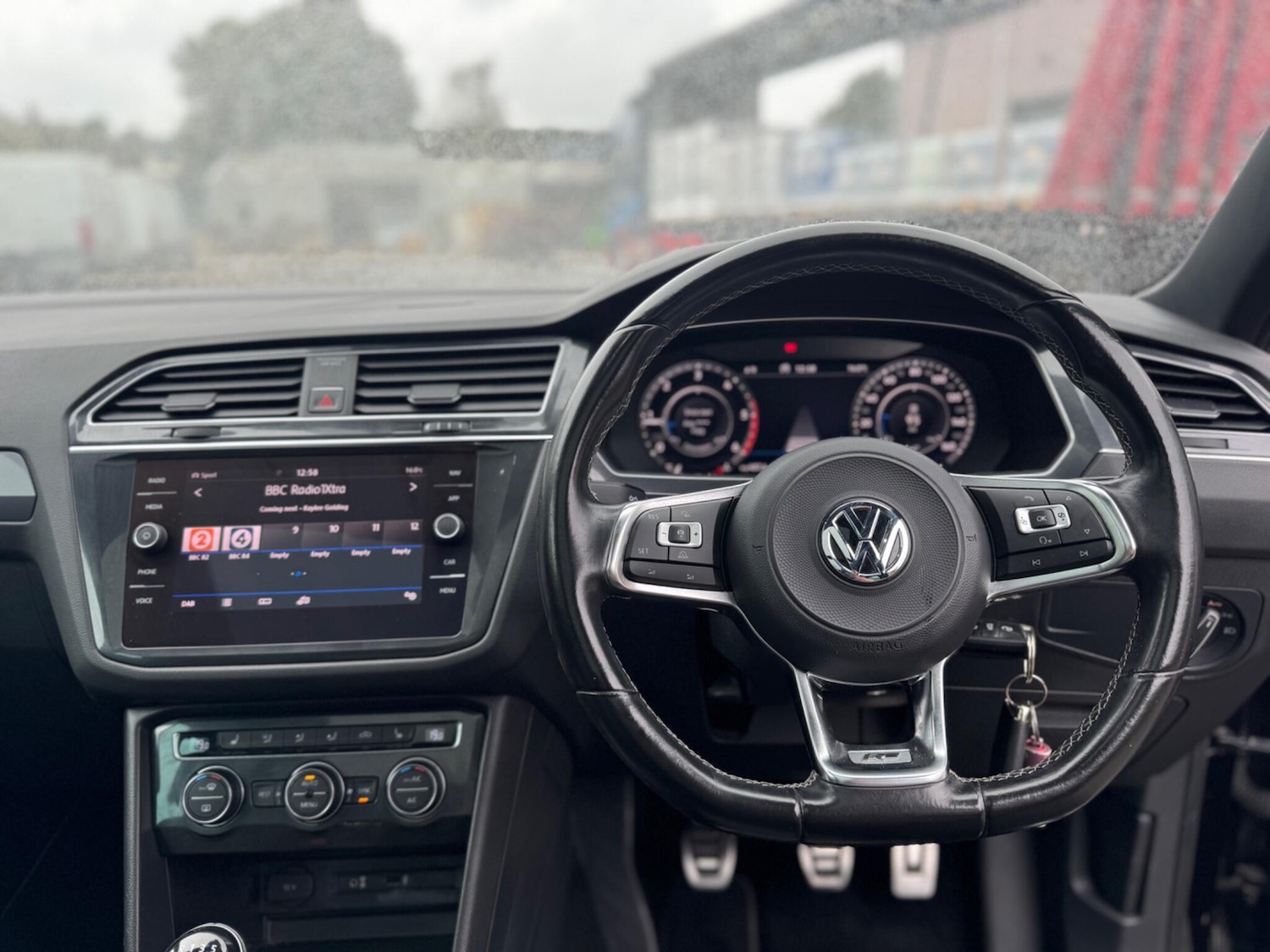 Used Volkswagen Tiguan 2017 for sale - 76803533: Photo 47