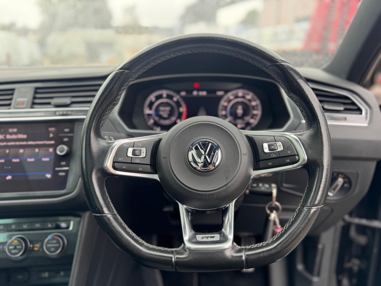 Used Volkswagen Tiguan 2017 for sale - 76803533: Photo 51