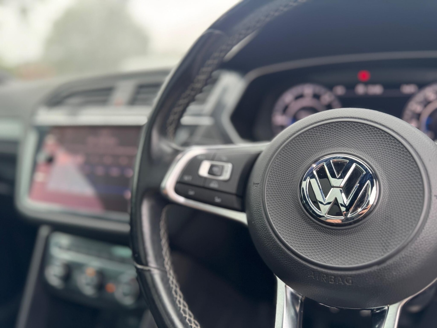 Used Volkswagen Tiguan 2017 for sale - 76803533: Photo 52