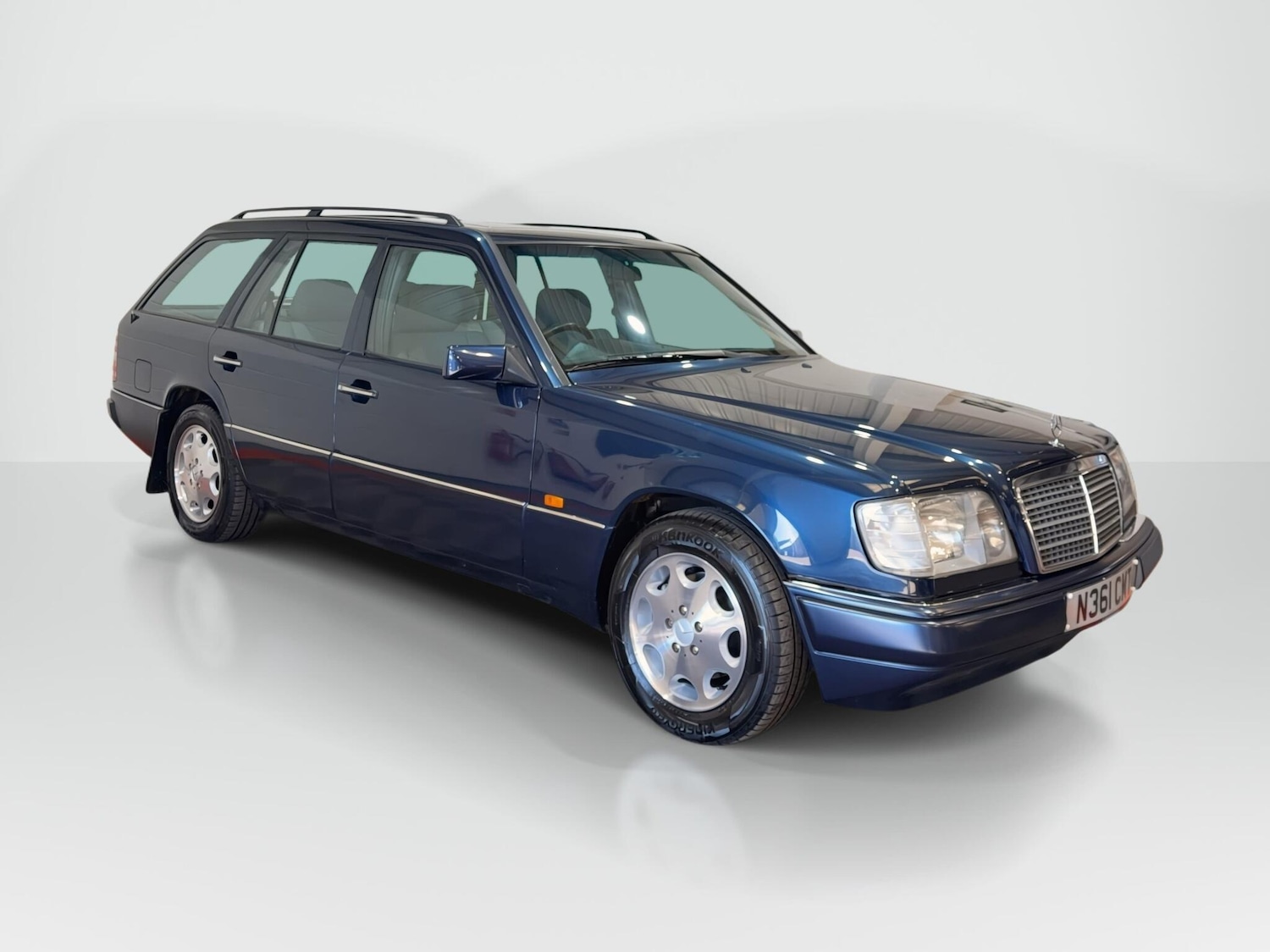 Used Mercedes-Benz E Class 1996 for sale - 77994074: Photo 1