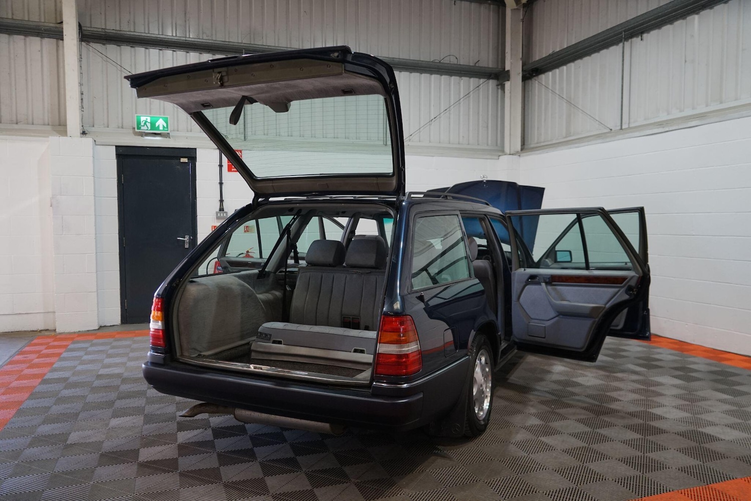 Used Mercedes-Benz E Class 1996 for sale - 77994074: Photo 20