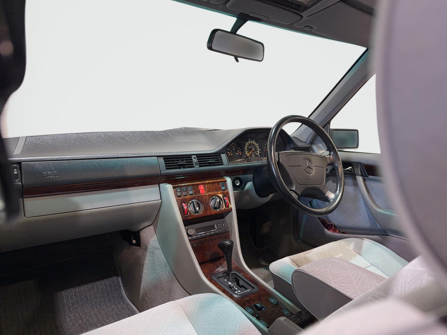 Used Mercedes-Benz E Class 1996 for sale - 77994074: Photo 24