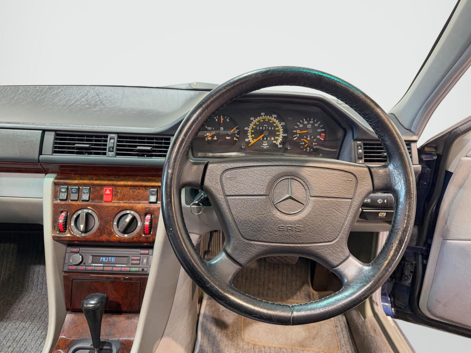 Used Mercedes-Benz E Class 1996 for sale - 77994074: Photo 28