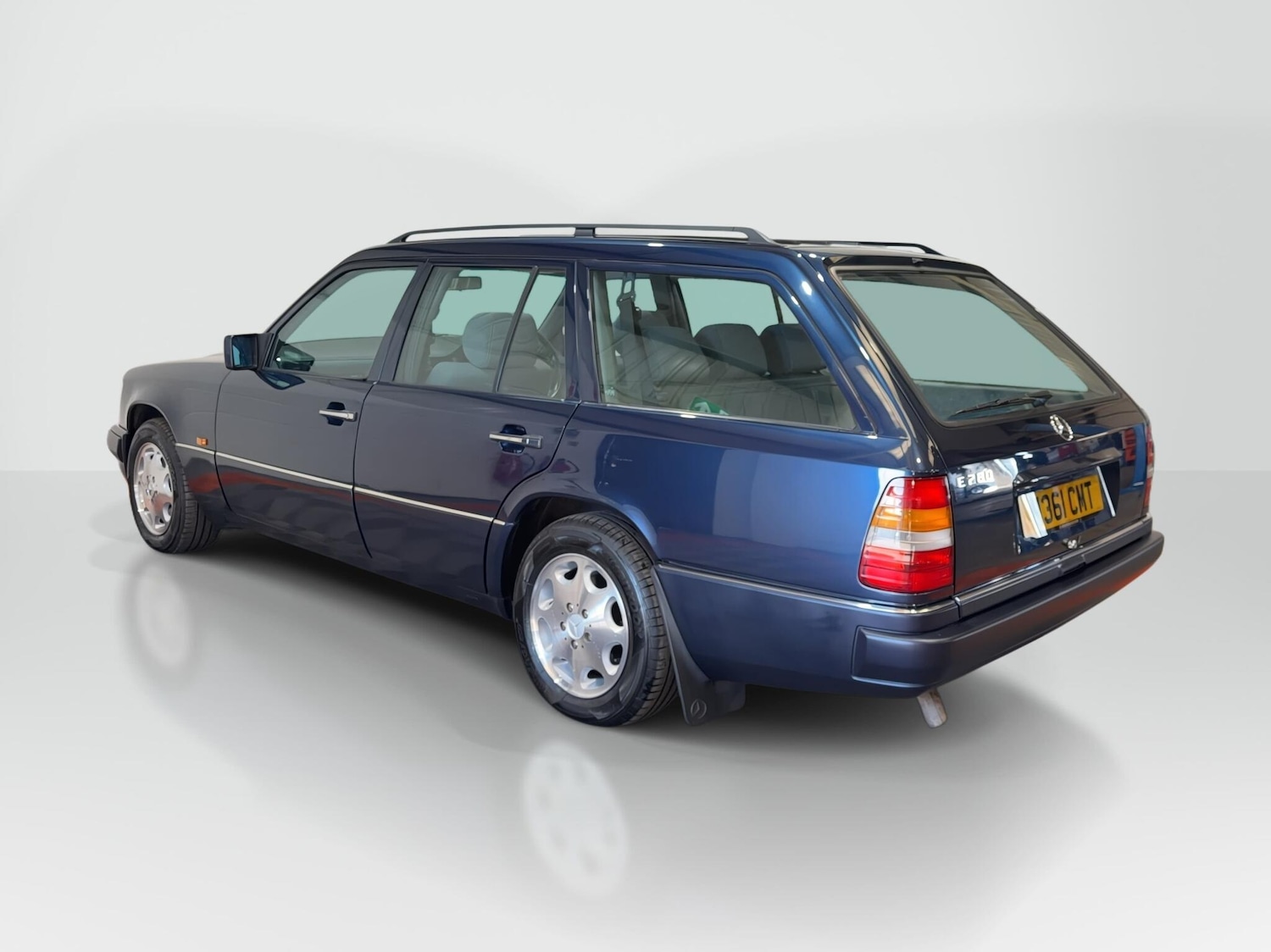 Used Mercedes-Benz E Class 1996 for sale - 77994074: Photo 3