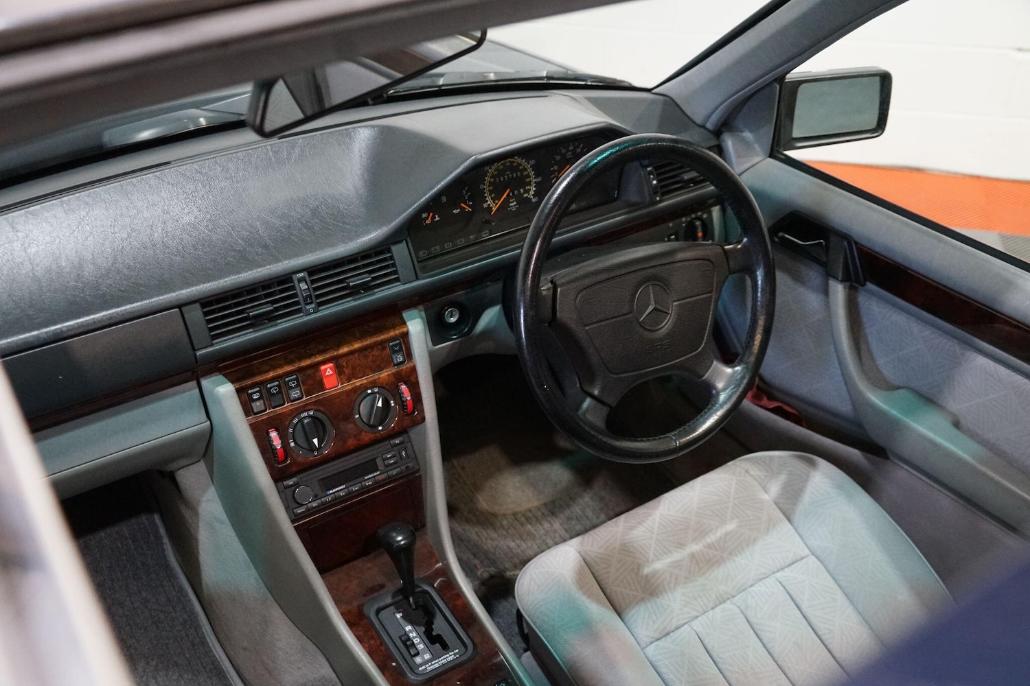 Used Mercedes-Benz E Class 1996 for sale - 77994074: Photo 31