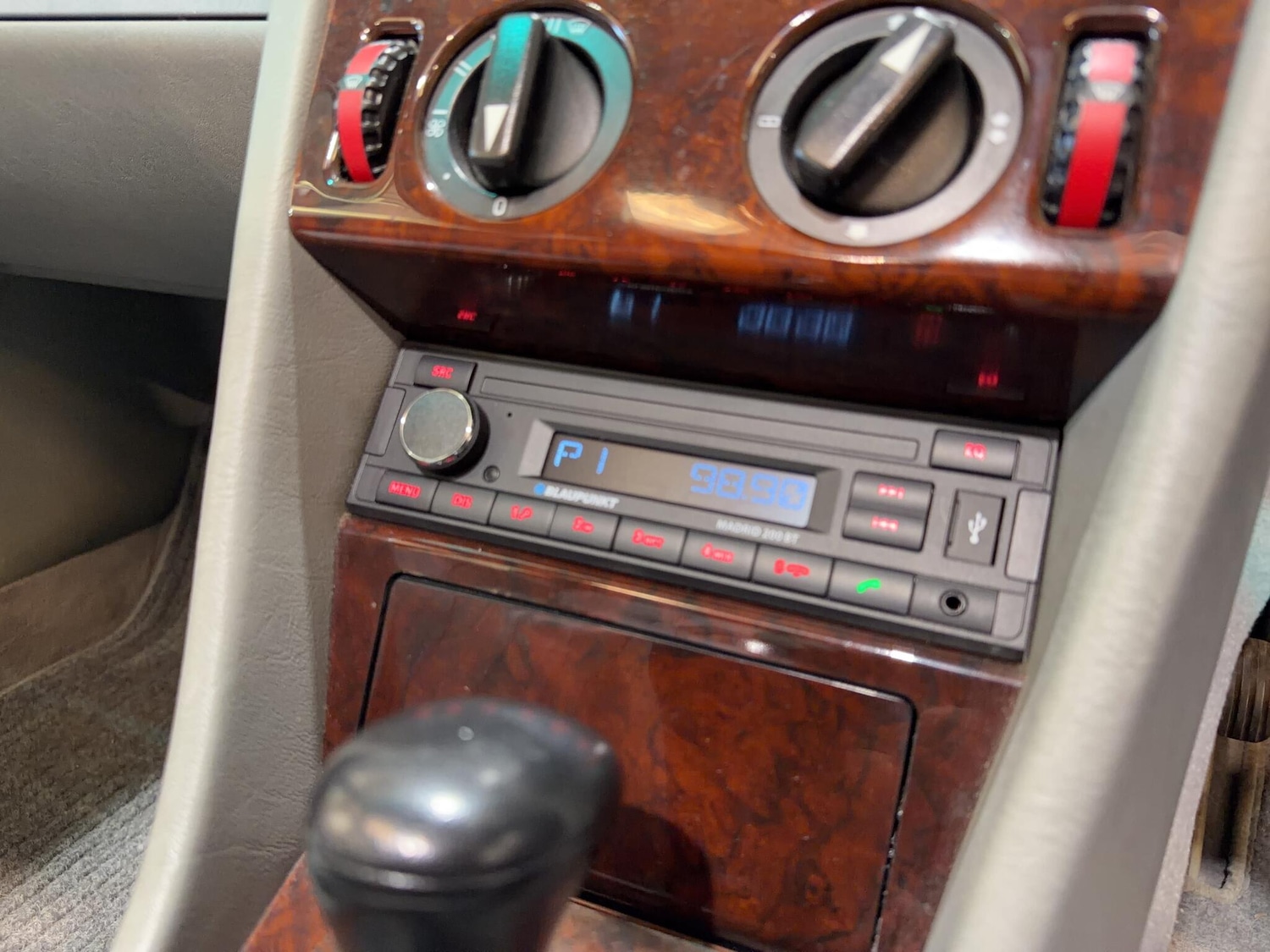 Used Mercedes-Benz E Class 1996 for sale - 77994074: Photo 35