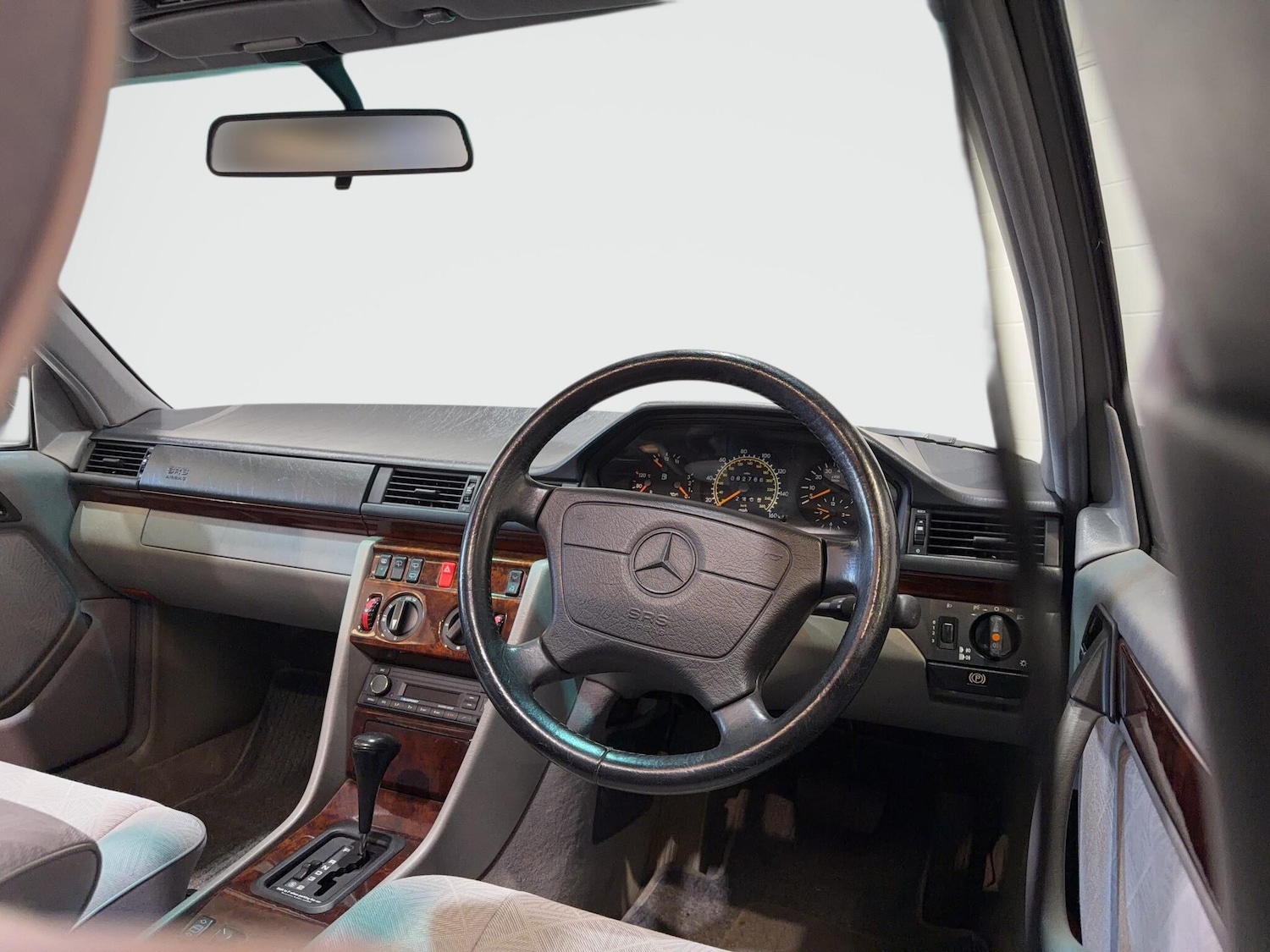 Used Mercedes-Benz E Class 1996 for sale - 77994074: Photo 4