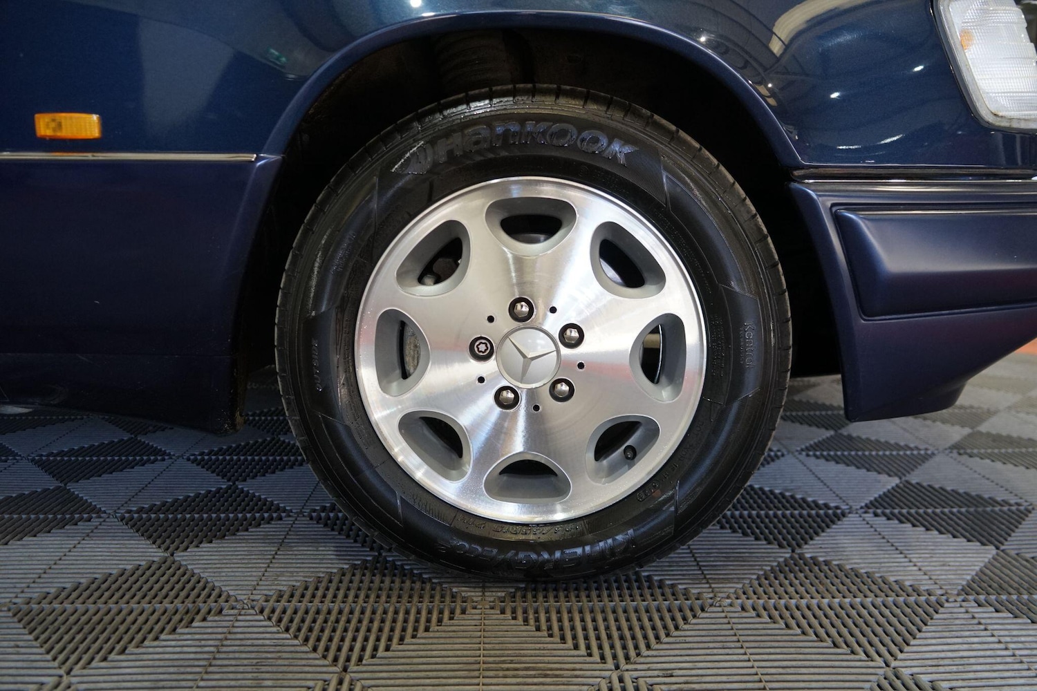 Used Mercedes-Benz E Class 1996 for sale - 77994074: Photo 45