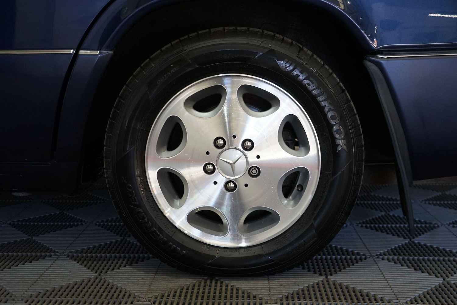 Used Mercedes-Benz E Class 1996 for sale - 77994074: Photo 5