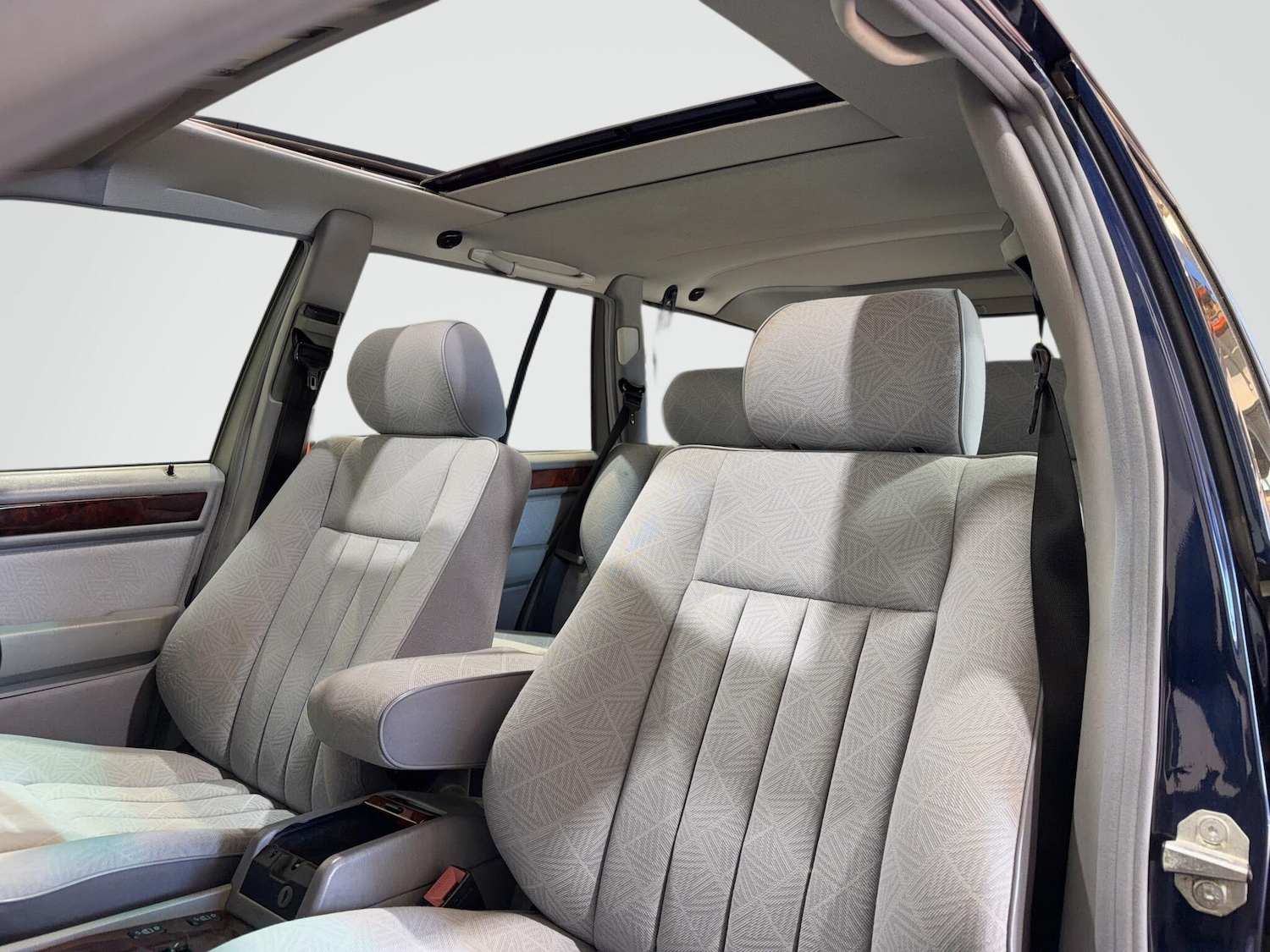 Used Mercedes-Benz E Class 1996 for sale - 77994074: Photo 55