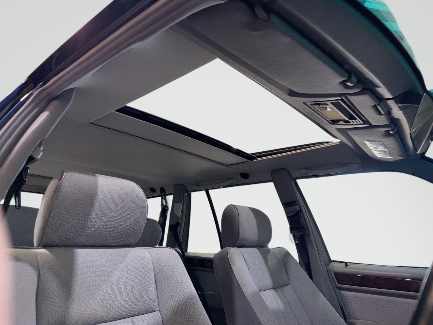 Used Mercedes-Benz E Class 1996 for sale - 77994074: Photo 66